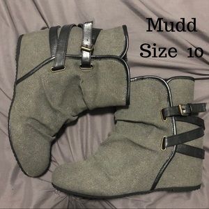 Heeled Grey Canvas Bootie w/ hidden heel (size 10)